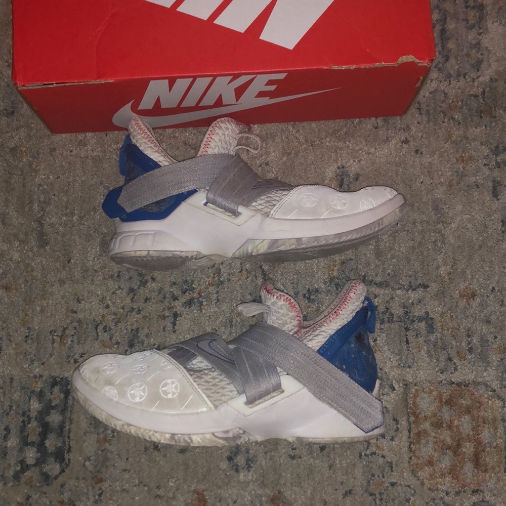 Nike LeBron Soldier XII University